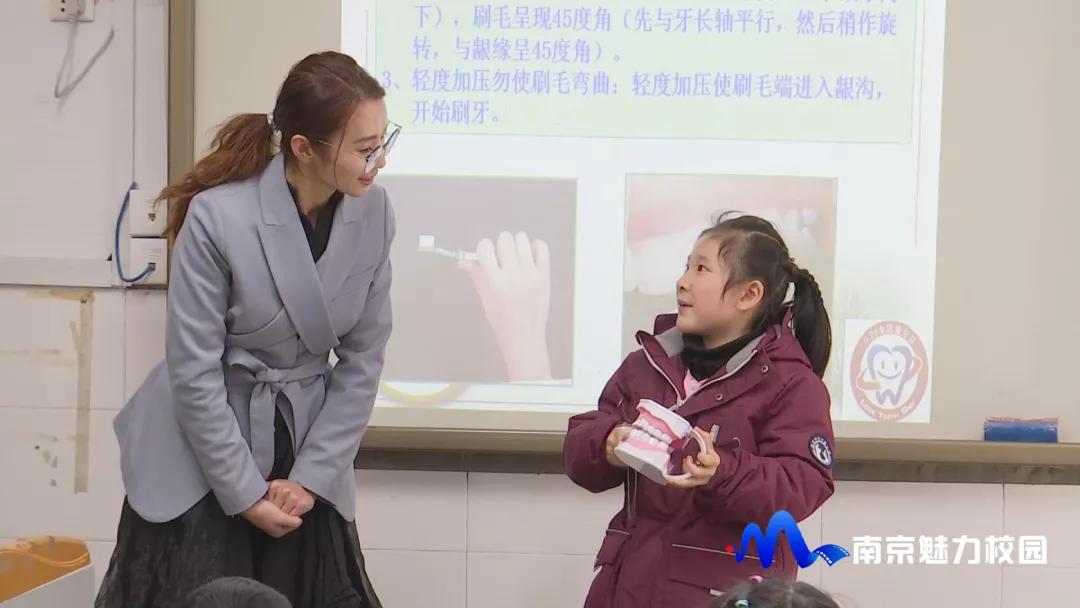 幸福一百公司最新動態(tài)，家的溫馨與友情的綻放同步展現(xiàn)