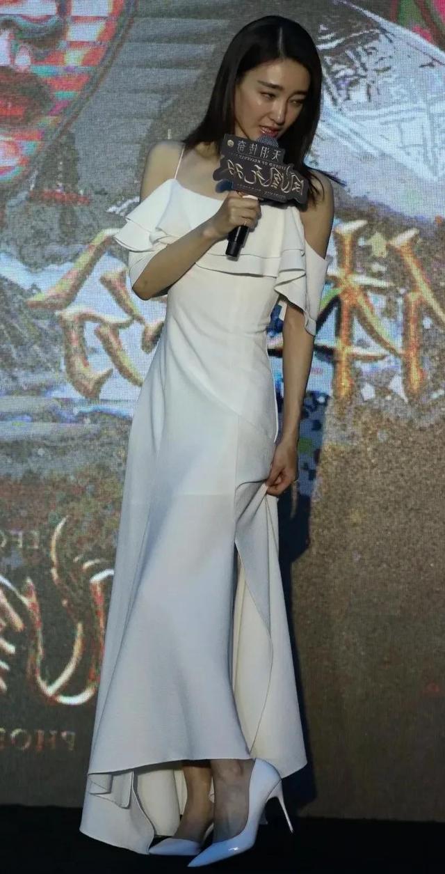 王麗坤最新發(fā)布會驚艷亮相，星光閃耀的瞬間