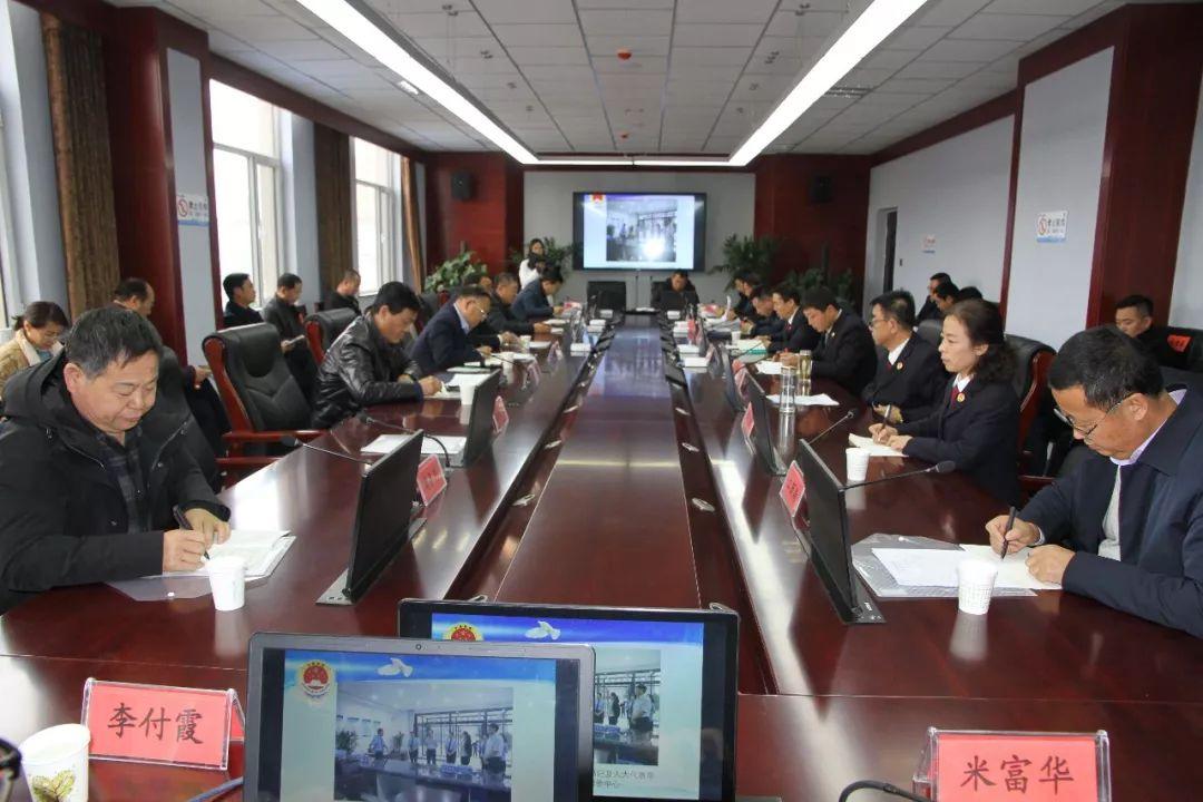 廢品回收新趨勢，小巷中的綠色奇遇之旅