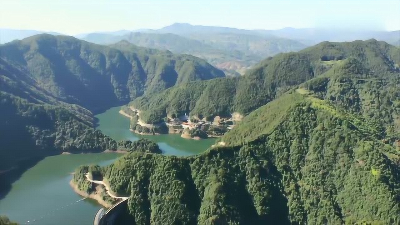 風(fēng)水大師揭秘，墳地選址奧秘與大自然美景的邂逅之旅