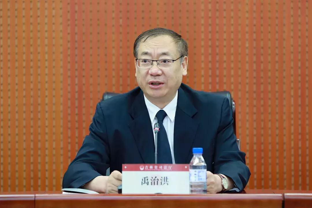 最新視頻廳，友情放映與家的溫馨時光
