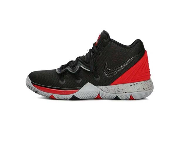 Nike歐文最新動態(tài)，籃球鞋革新里程碑，科技與設(shè)計的完美融合