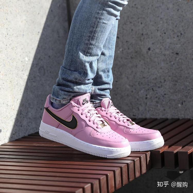 女生AJ最新與自然美景的浪漫邂逅時(shí)尚秀