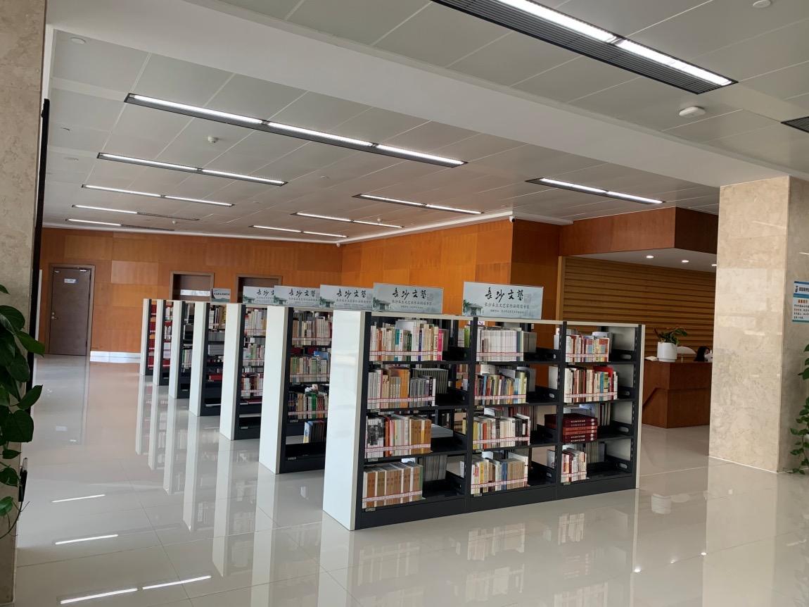 何頓最新作品，引領(lǐng)你進(jìn)入獨(dú)特的文學(xué)之旅